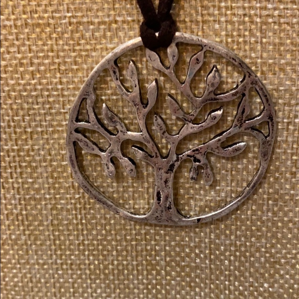 🌸 Tree of Life Necklace - Picture 2 of 5